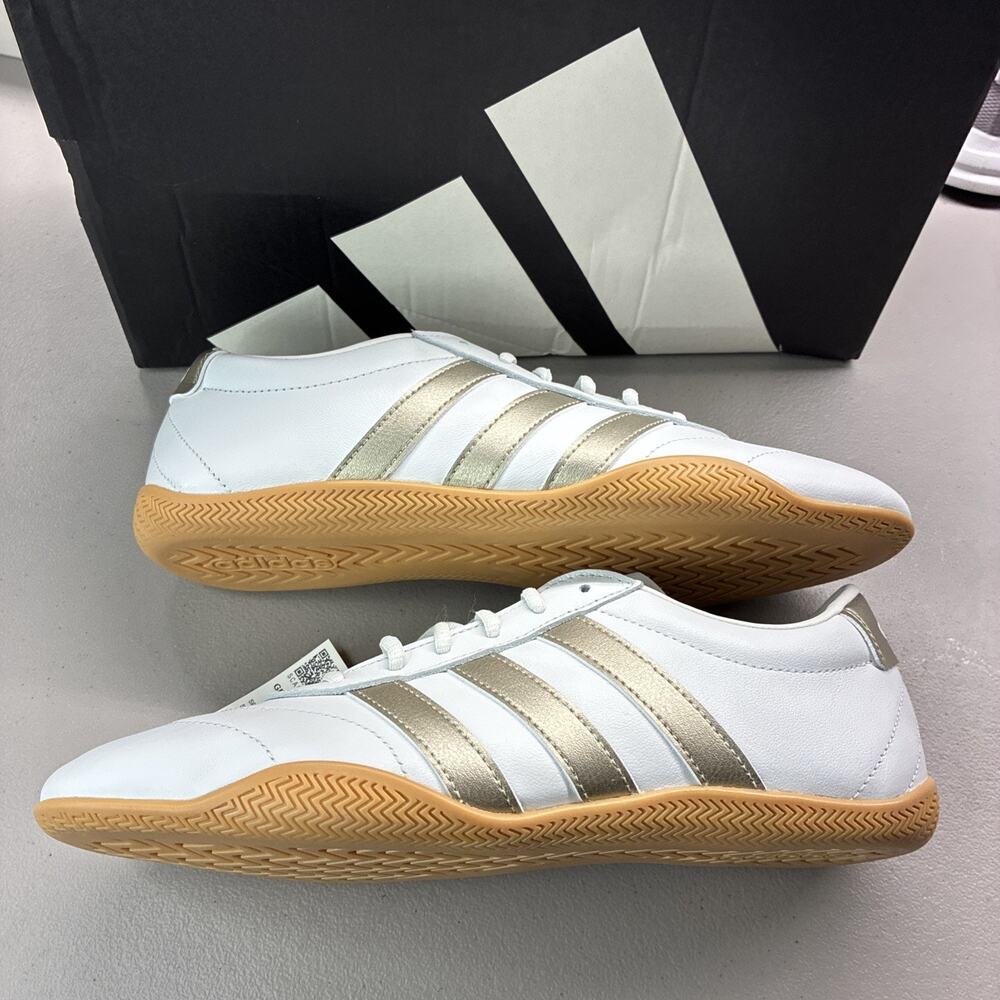 Adidas Grand Court Lo/Crystal White-Cyber Metallic (JQ9685)/Sz: 9W/(NIB)